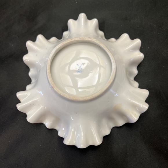 Vintage Kalk German Porcelain, Hand Painted, Ruffled Edge, Candy/Trinket Dish. - Picture 7 of 11